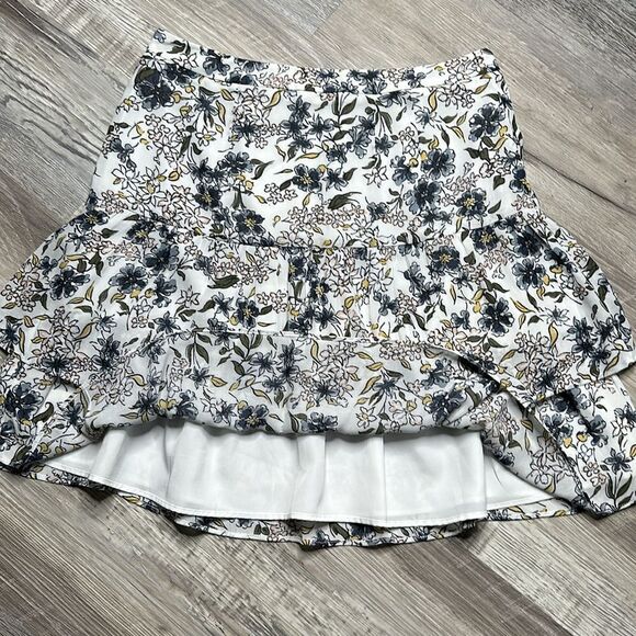 Loft floral layered skirt | size 0 | 18.5” length | New w/o tags (1556) - Picture 9 of 10